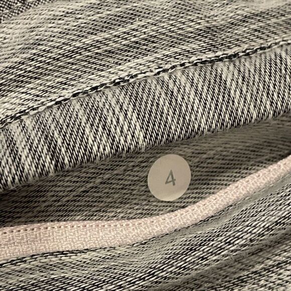 Lululemon pedal power pants size 4 - Picture 4 of 9